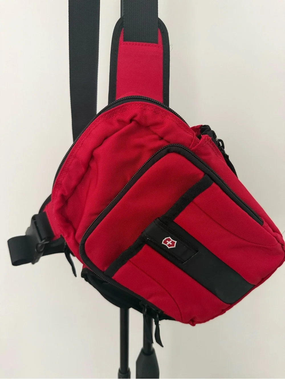 Victorinox Swiss Army Y2K Red Black Sling Crossbody Bag